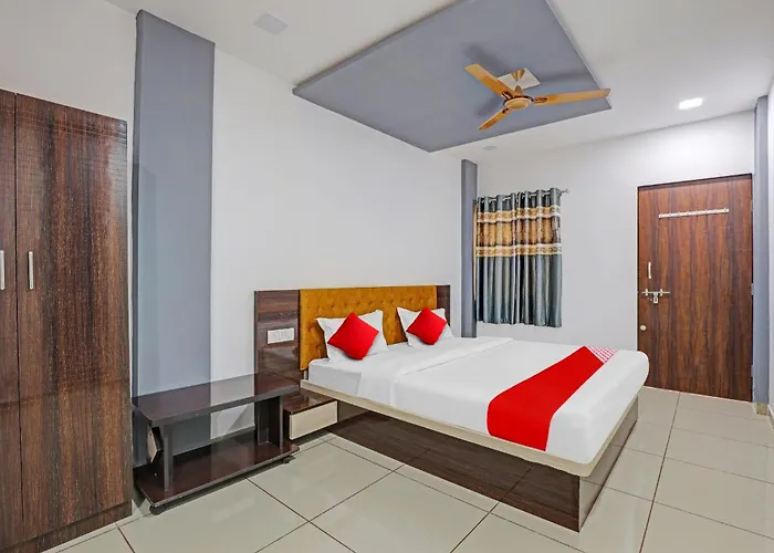 Oyo Hotel Navrang