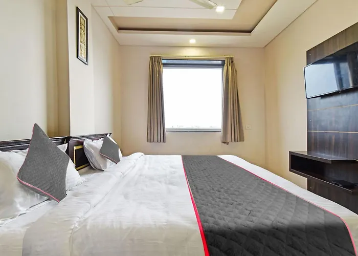 Collection O Hotel Guru Kripa