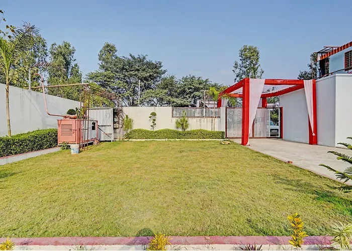 Hotel O Vashudev Garden