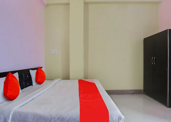 Oyo Flagship Radhe Radhe Hotels
