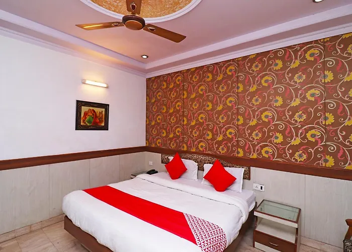 Oyo Hotel Solitaire & Restaurant