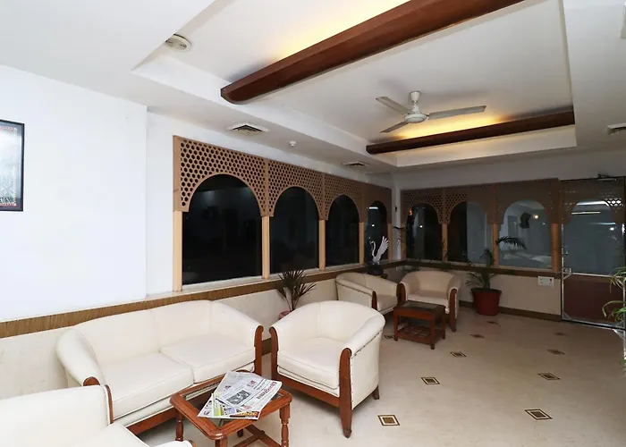 Oyo Hotel Solitaire & Restaurant