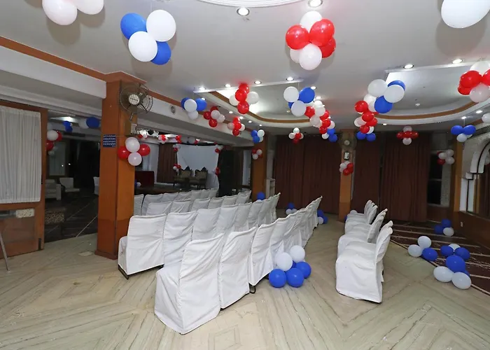 Oyo Hotel Solitaire & Restaurant