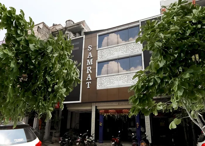 Hotel O Samrat Kanpur