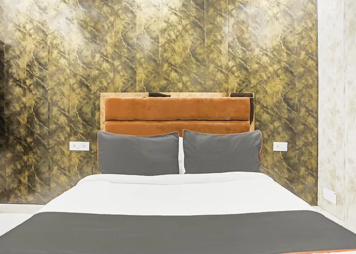 Hotel O Kashish Residency Near Model Town Metro Station