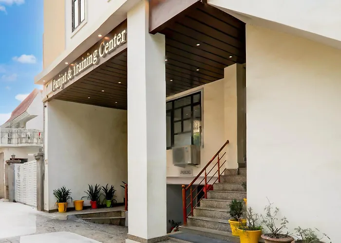 Super Hotel O Indira Nagar Formerly Hotel Parijat