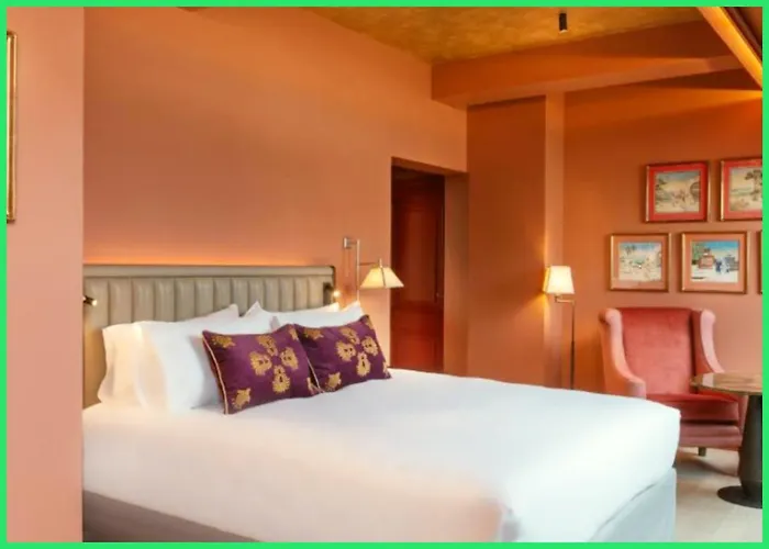Hotel Kuber Palace: Beachfront Comfort with Temple Proximity