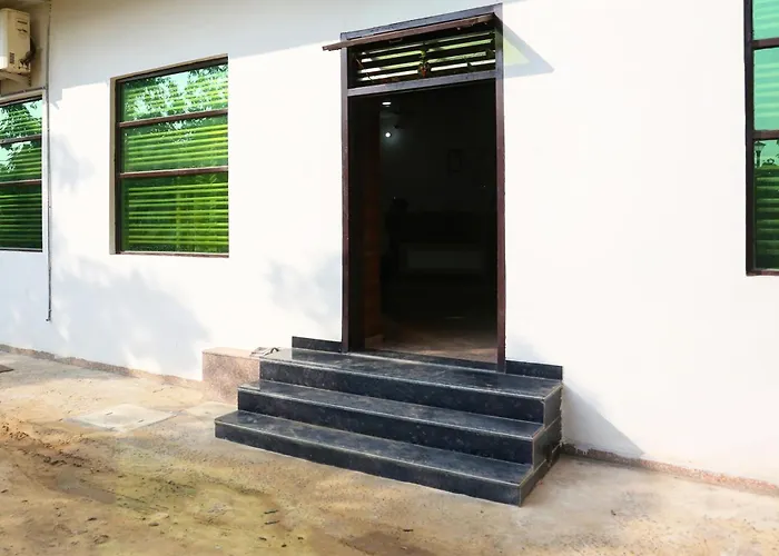 Hotel O Rajhans