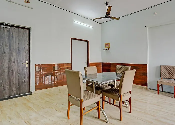 Super Oyo Hotel O Nidhivan Guest House