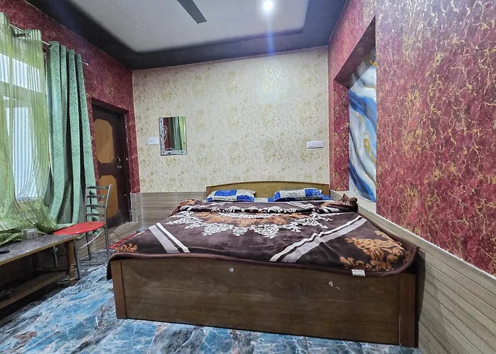 Alamdar Guest House