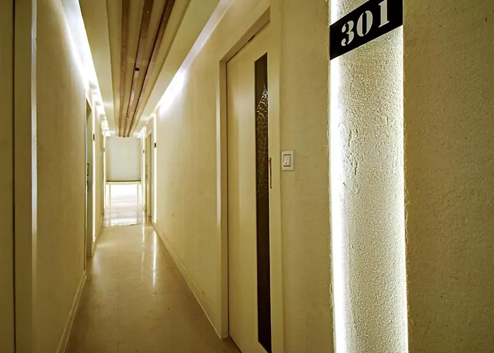 Super Collection O Snowfox Hotel Kolkata