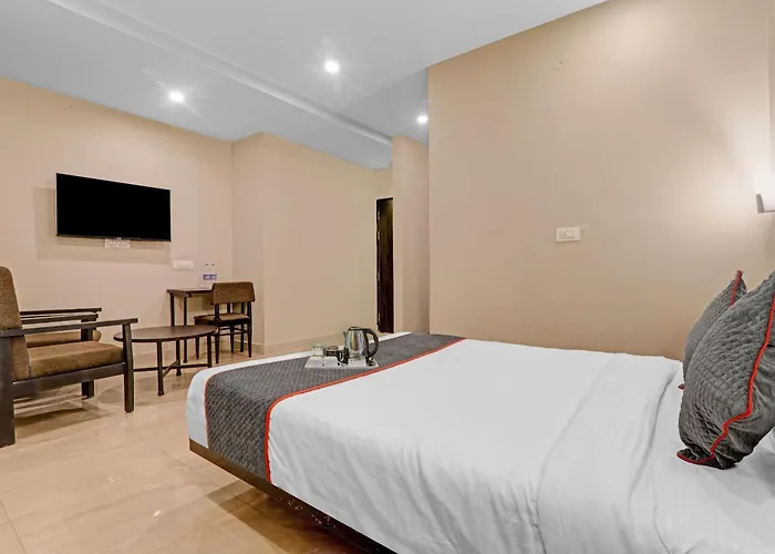 Townhouse Amaraa Hotel Near Phoenix Palassio Lucknow