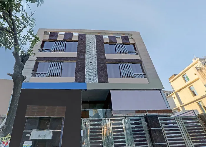 Super Townhouse Riddhi Residency
