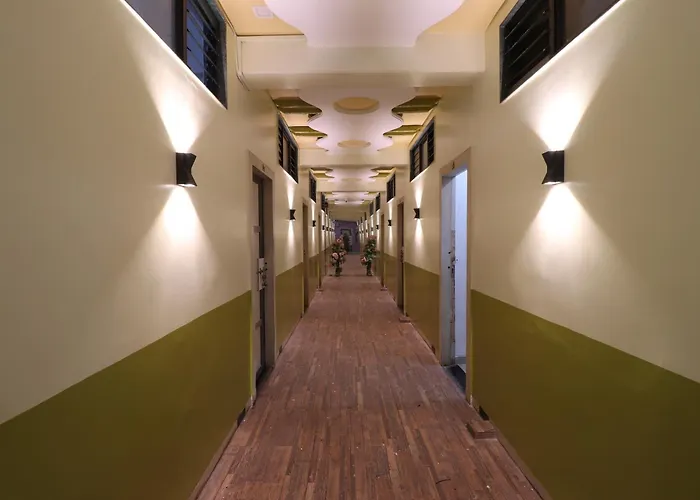 Hotel O Shri Sai Niwara Lodge