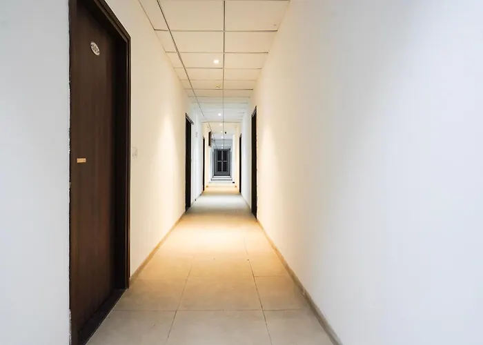 Super Townhouse Central Bazar Road Ramdaspeth