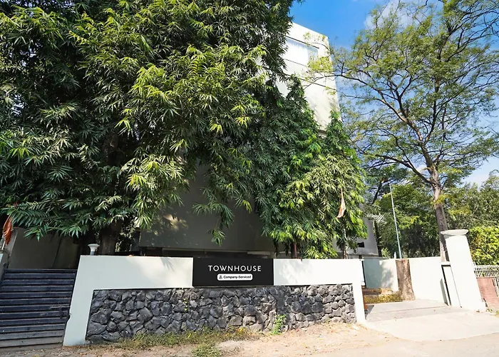 Super Townhouse Central Bazar Road Ramdaspeth