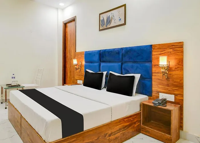 Hotel O Holiday First