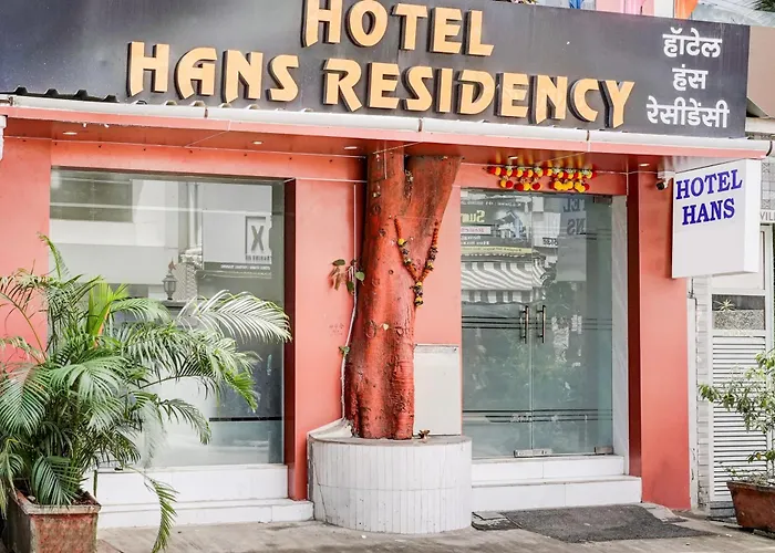 Fabhotel Hans Residency
