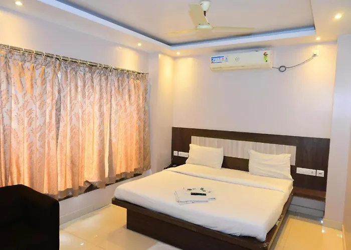 Goroomgo Hotel Home Town Puri Near Golden Beach And Temple - Fully Air Conditioned With Lift And Parking Facilities