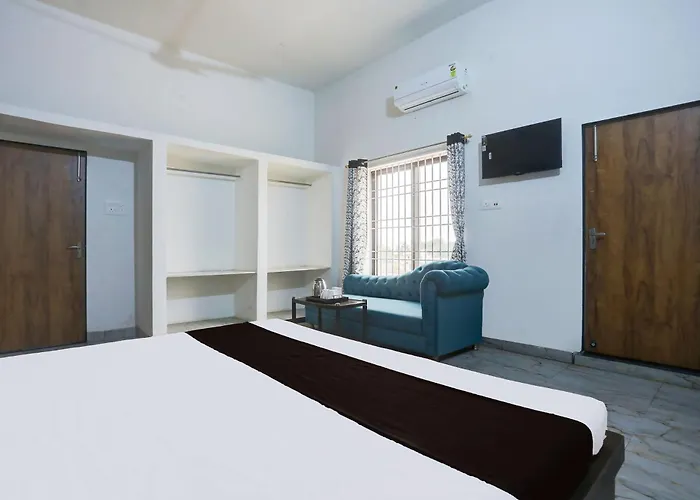 Hotel O Tulsi Palace