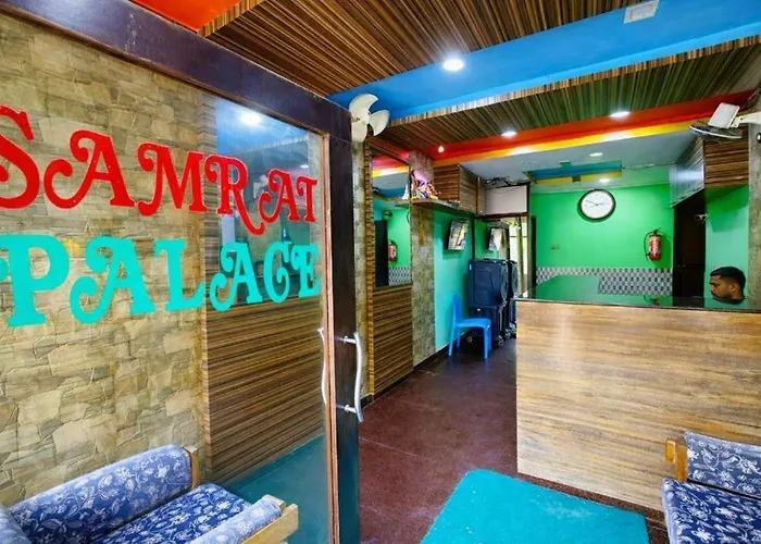 Goroomgo Samrat Palace Puri Near Sea Beach With Parking Facilities - Restaurant Available - Couple Friendly