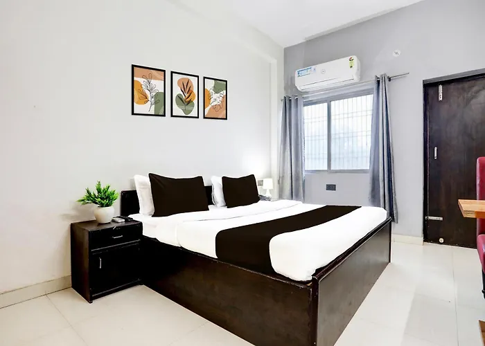 Super Townhouse Divyanagar Formerly Shivam Grand Ranidiha Tiraha