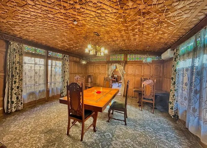Heritage Amina Group Of Houseboats