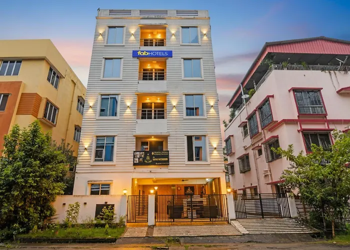 Fabhotel 85 The Seven Wonders - Near Cnci Hospital Biswbangla Gate