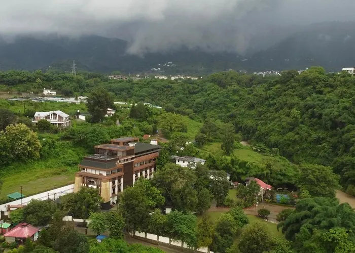Pleasant Tree Hotels - Luxury Stay Amidst Nature