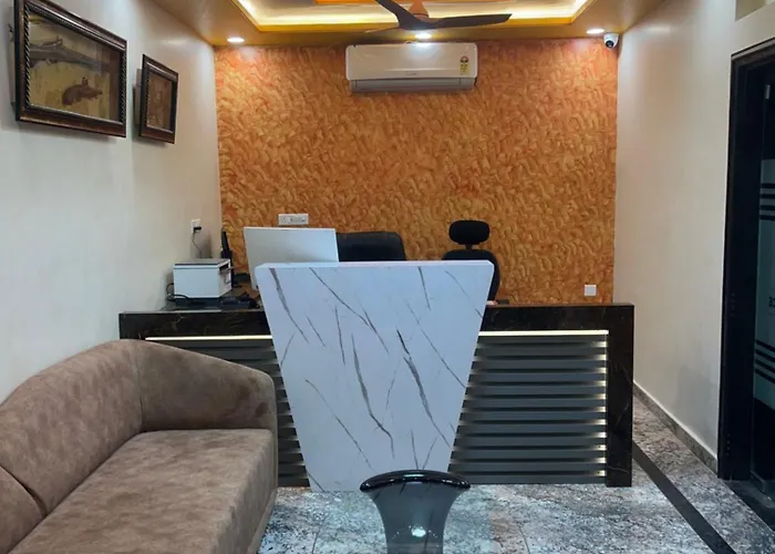 Hotel Punit Palace
