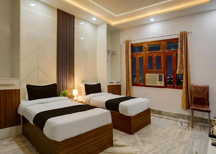 Super Townhouse Vishwanath Temple Varanasi
