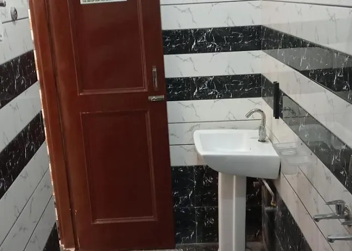 Qasmi Hotel