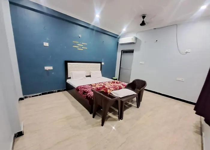 Hotel Anuj Palace L Near Ram Mandir