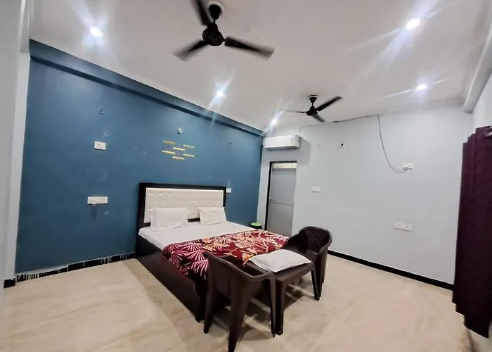 Hotel Anuj Palace L Near Ram Mandir