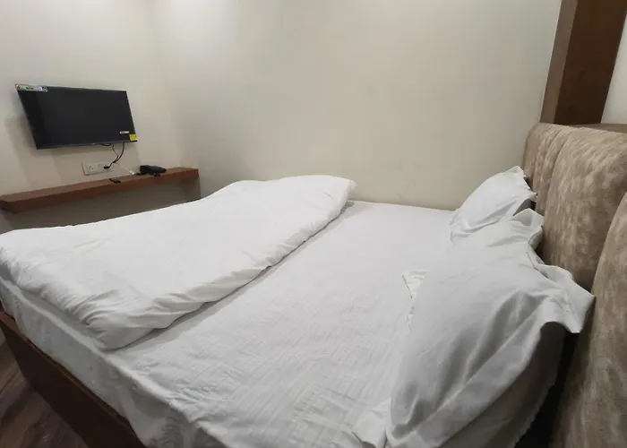 Hotel Shivaarambh Homestay