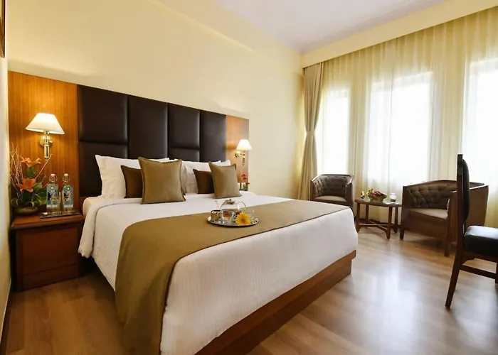 Hotel Haven Wood Suites Near Delhi Airport