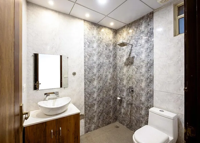 Hotel Velvet Dreams Inn & Banquet
