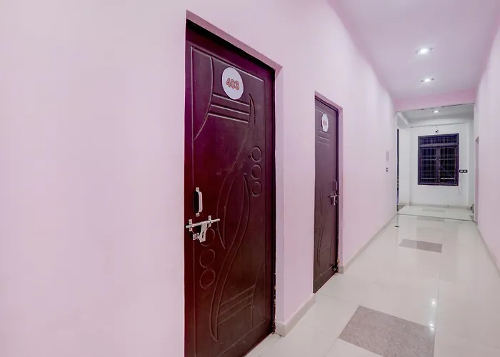 Hotel O S G Grand And Resort