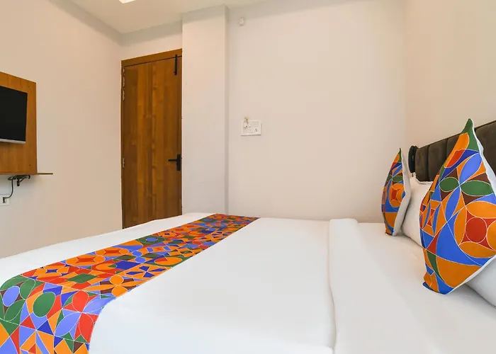 Hotel Trivana, Mahalaxmi Nagar