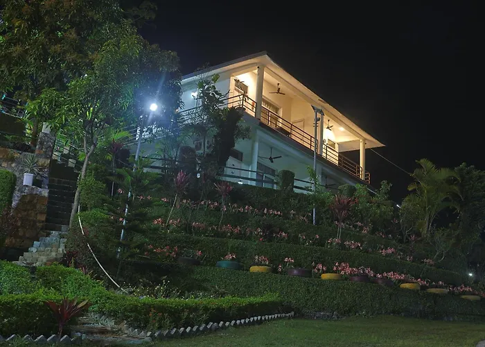 Home In The Hills, Resort & Restaurant