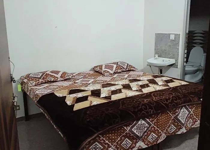 बृजराज गेस्ट हाउस & Rooms