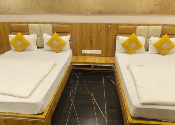 Hotel Leela Residency