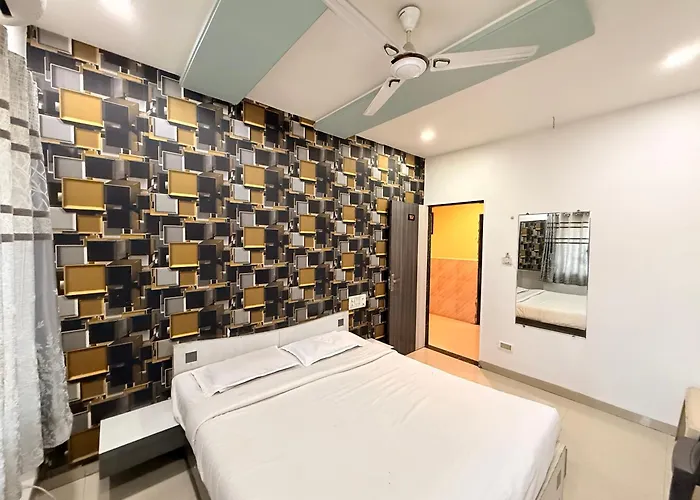 Hotel Adarsh Palace