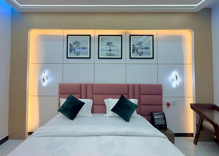 Hotel Royal Awadh Inn Near Shree Ram Mandir