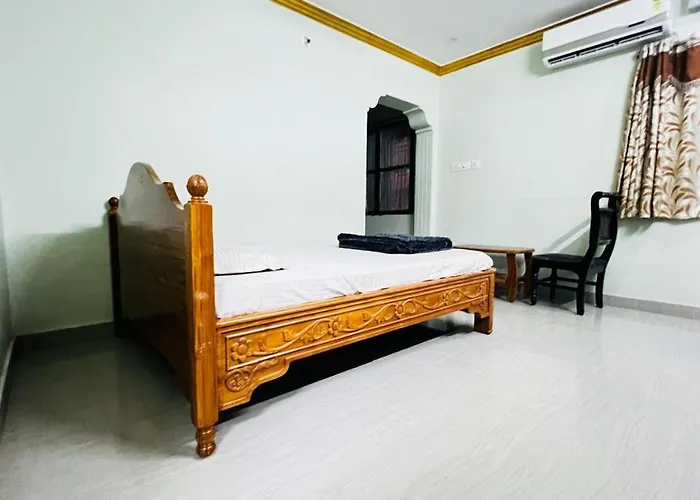 Sri Seshadri Rest House