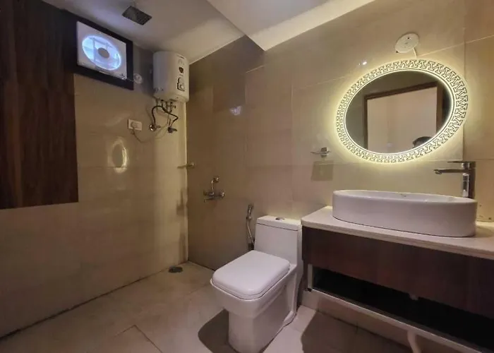Hotel Ananta Vilas