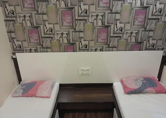 Aaryastays Centrally Located 3Bhk With Premium Interiors