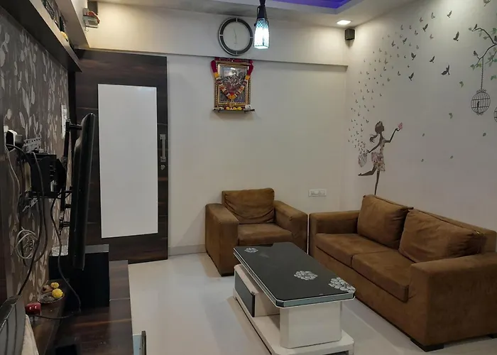 Aaryastays Centrally Located 3Bhk With Premium Interiors
