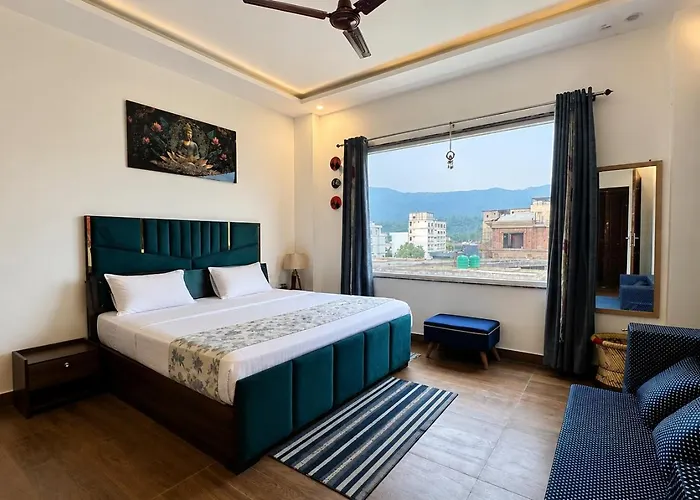 Advaitam Ganga & Hill View Homestay By The Ganges Ghat - Luxury 3 Bhk