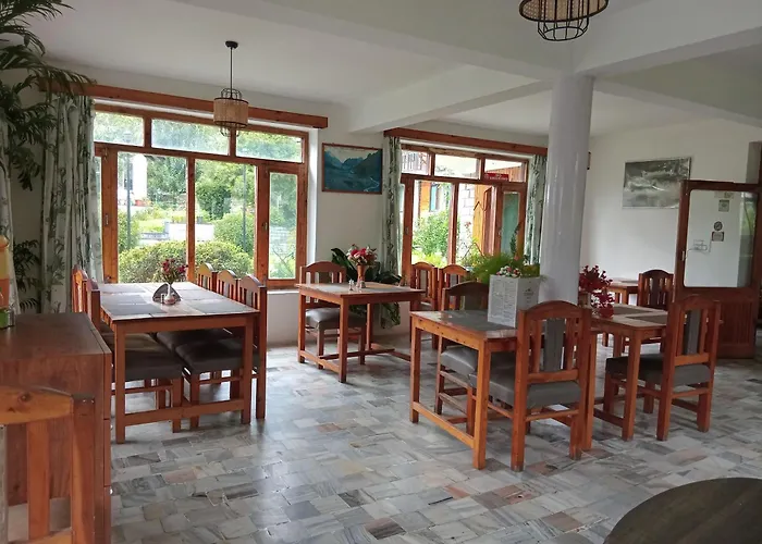 Tourist Hotel 10 Minutes Walking Distance From The Mall Manali 